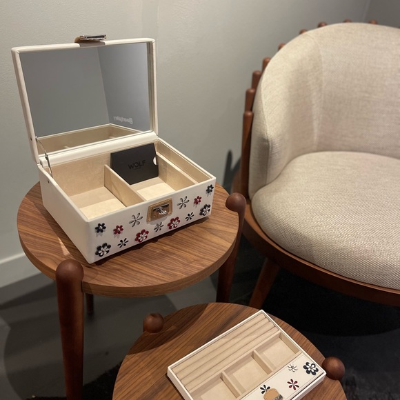 WOLF - Blossom Leather Jewelry Box - Picture 4 of 7
